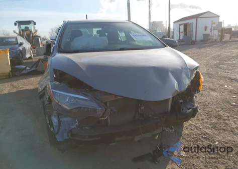 2018 Toyota Corolla Le z USA, uszkodzony, nr VIN 2T1BURHE4JC116410